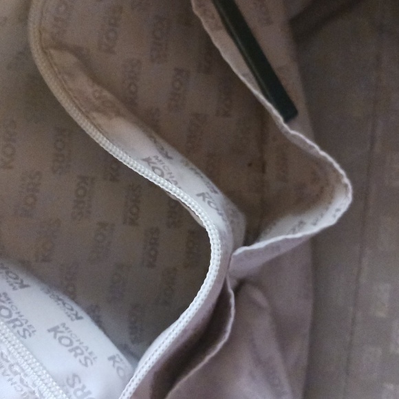 Michael Kors bag🎀 - Picture 6 of 6